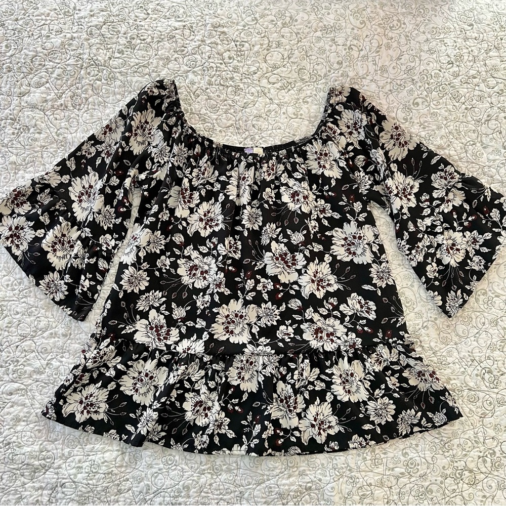 Alya Black & White Floral Peasant 3/4 Sleeve Blouse Soft Whimsigoth RenFaire